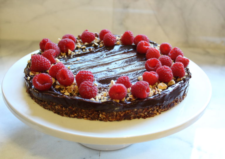 No willpower necessary! Here's a recipe for a totally decadent raw, vegan, gluten-free, sugar-free, Paleo Chocolate Hazelnut Tart you'll love!