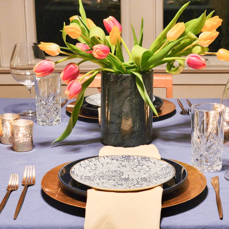 How to Set an Easy Spring Tulip Tablescape