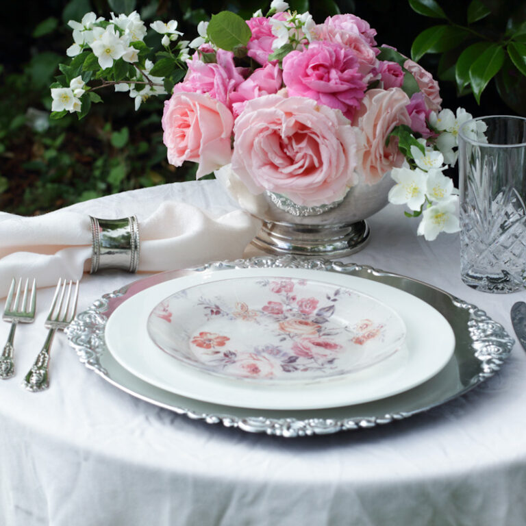 A Summer Pink Tablescape – Beautiful Outdoor Indulgence for One
